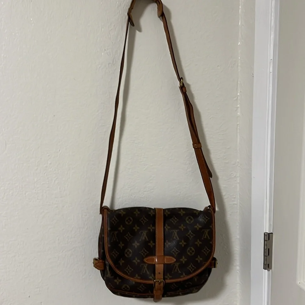 Louis Vuitton Brown Monogram Shoulder Bag - Picture 2 of 16